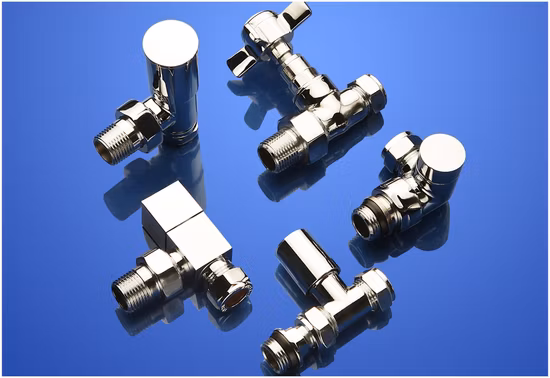 Латунный термостатический клапан радиатора прямого типа 1/2 x 1/2 дюйма, никелированный